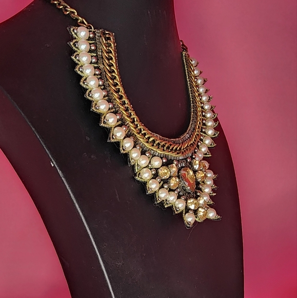 Black & Gold Statement Necklace - Picture 2 of 2